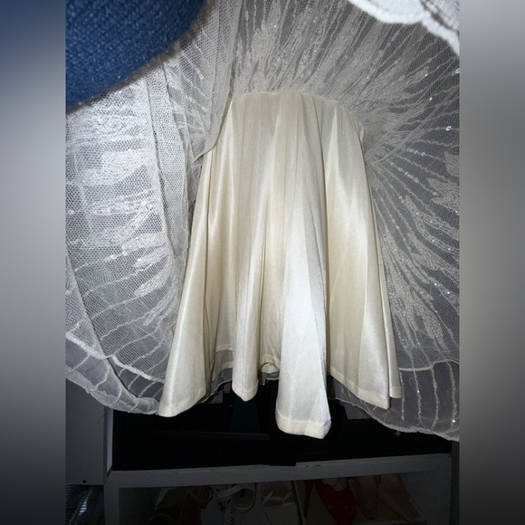 MAC DUGGAL High Neck Long Sleeve A Line Mini Dress - Size 8 - Picture 11 of 17